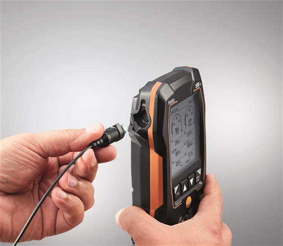 testo-550s-detail-Plug-Mini-DIN-01-screen-US